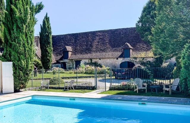 Alojamiento y desayuno "Domaine De Pragelier,La Boulangerie" con piscina compartida, terraza y Wi-Fi