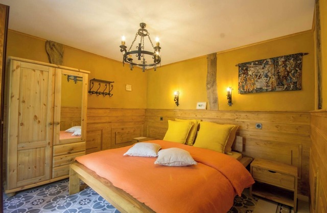Bed and Breakfast 'Galaad' with Shared Terrace, Shared Garden and Wi-Fi