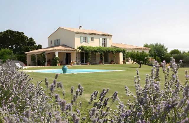 Bed and Breakfast 'Provence' con terraza compartida, jardín compartido y Wi-Fi