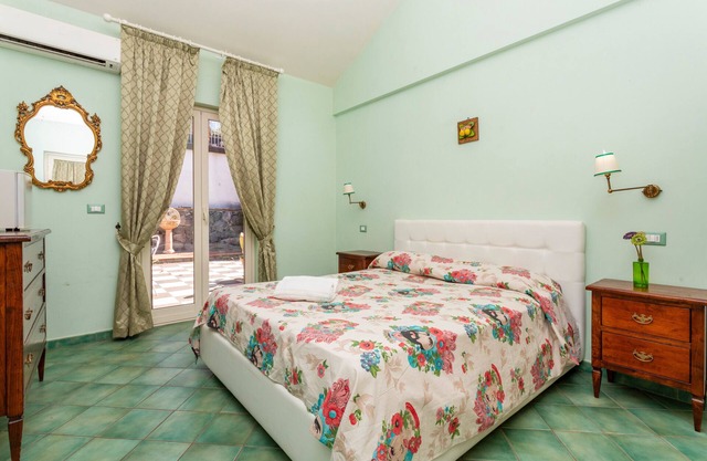 Bed and Breakfast 'Sole' con vistas al mar, piscina comunitaria y Wi-Fi