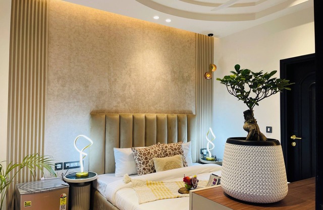 BedChambers Saket