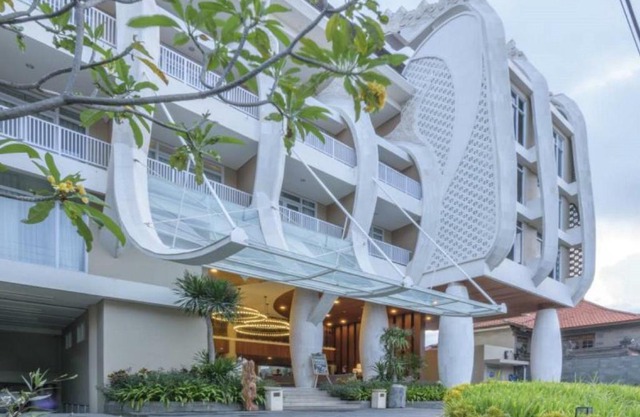 Bedrock Hotel Kuta