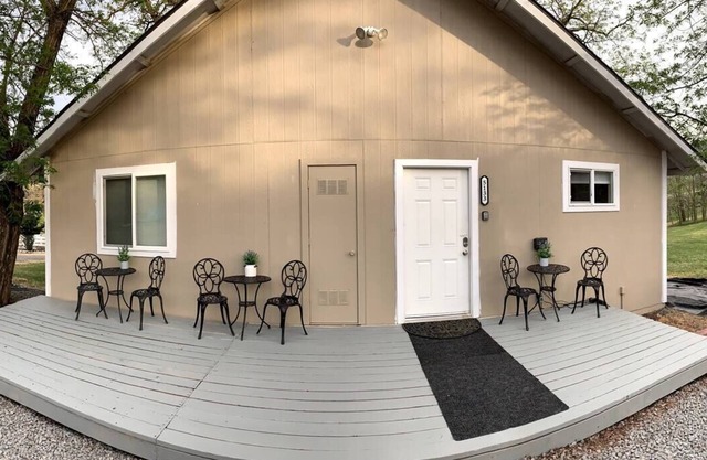 Bedroom with Fire Pit, BBQ+Deck on Klamath River