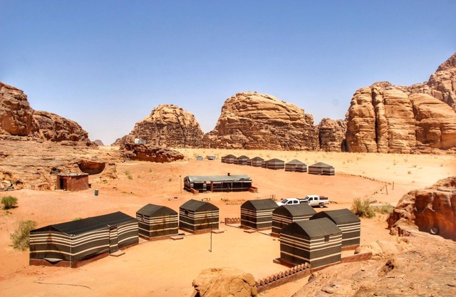 Beduin star trail camp