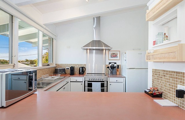 Beech Haus - lovely home is situated in a quiet and convenient location