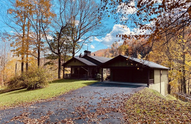 Beech Mountain Chapel - Wow views and creek just minutes to Beech Mtn Ski Resort