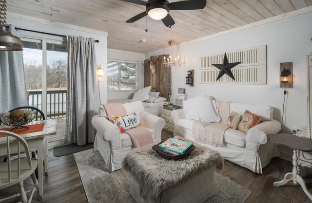 Beech Mountain Studio, Autumn Hiking, Wineries & Views