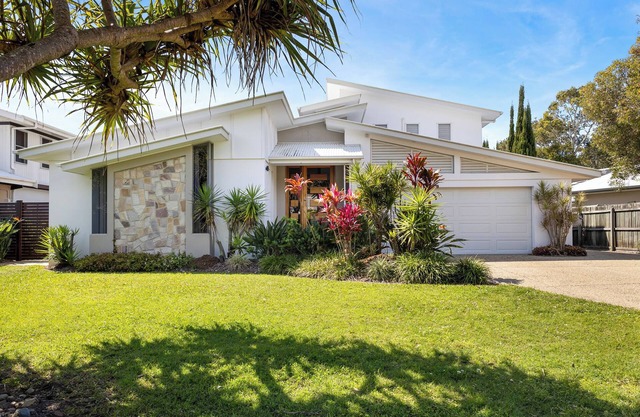 Beecheyana North - Beach Villa w/ heated pool