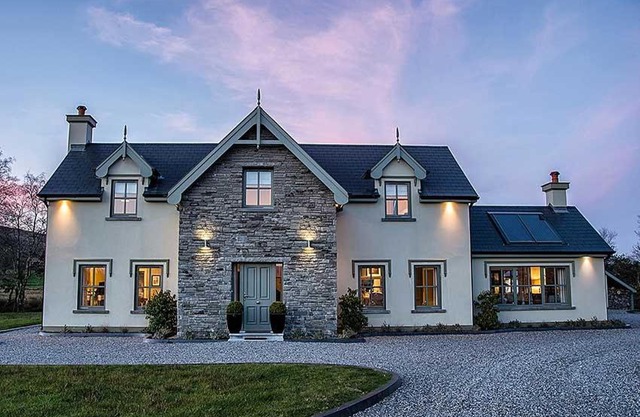 Beechwood 4, Kenmare Luxurious Living
