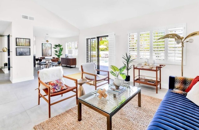 BEL AIR PALMS ***NEW HOME*** A Stylish Dream Home