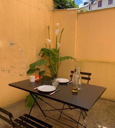 Bel appartement, 20m de la plage - Cour privée