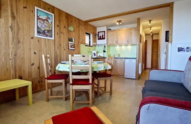 Bel appartement lumineux avec balcon, proche pistes et commerces à Chamrousse - FR-1-549-34