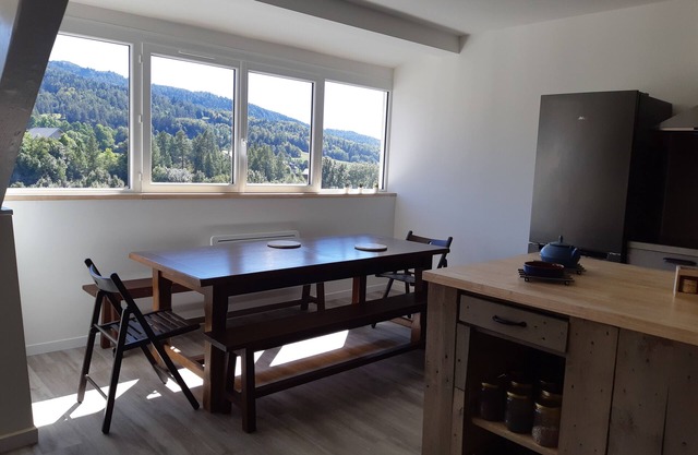 Bel Appartement T4, 84 m2, au Cœur D'ancelle, aux Pieds des Montagnes