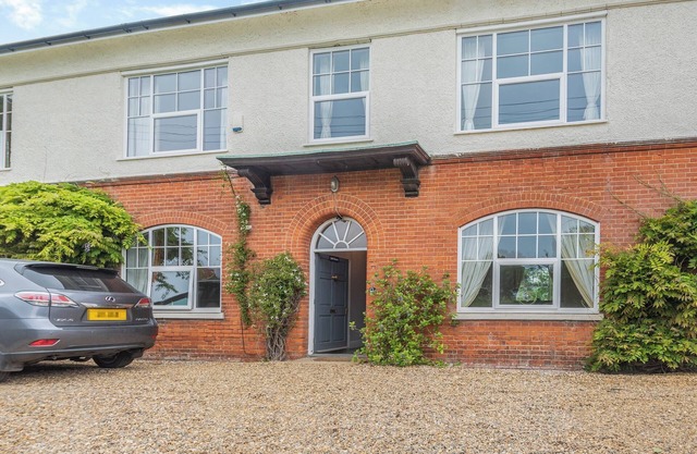 Bell House - UK41790