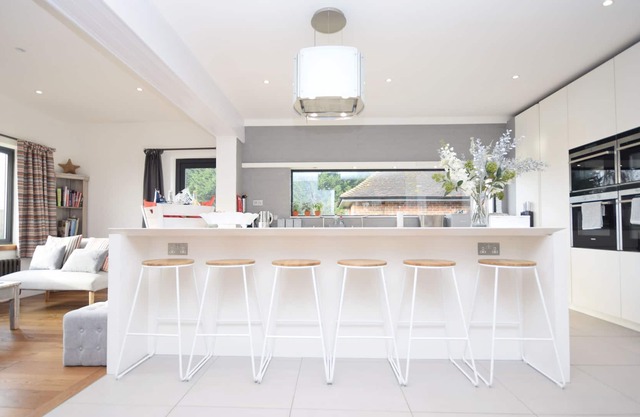 Bell Lodge, Birdham: una casa familiar con capacidad para 12 huéspedes en 7 habitaciones