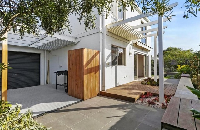 Bell Street Mansion 2 14