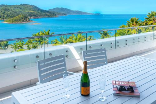 Bella Vista E9 - Ocean View Spacious 2 Bedroom with golf buggy