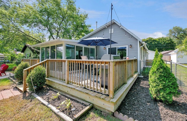 Bella Vista Lake House – A Peaceful Waterfront Retreat on Scenic Heaton Lake
