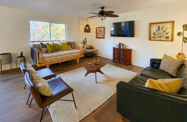 Bella Vista Retreat near Mtn Biking Trails!