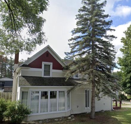 Bellaire - Lakes - Golf - Ski - Walk to Downtown!