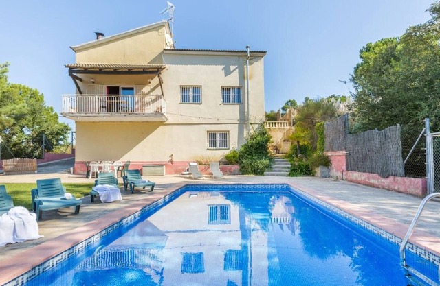(Bellavista) Villa for 8 with pool and parking.