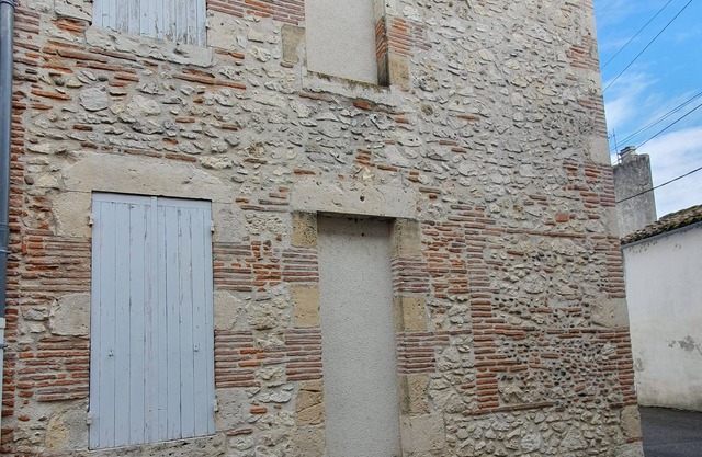Belle Maison de Ville en Pierre Entièrement Rénovée