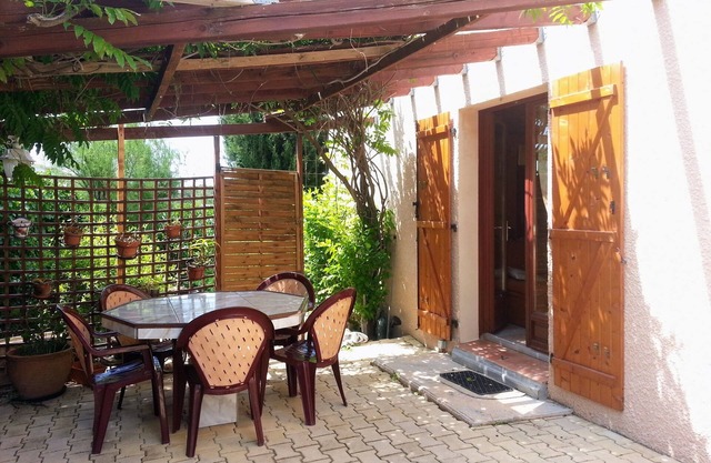 Belle Maison Méditerranéenne au Calme Avec Piscine Privée