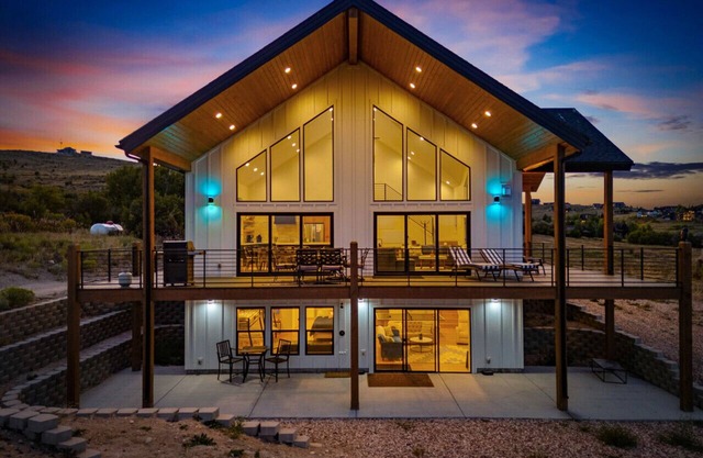 Belle of Bear Lake |Stunning Views - Sleeps 30 - Games
