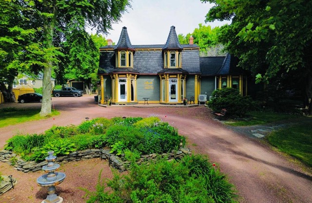 Belle View Manor Inn