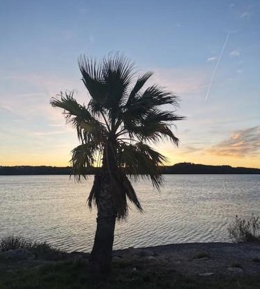 Belle villa de 90m2 au calme avec jardin et parking à 10 mn de la mer en voiture