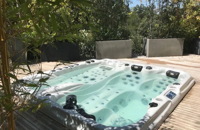 Belle Villa Spacieuse Avec Piscine et spa