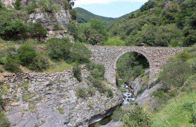 BelleBize - Romántica casa de piedra francesa; BAÑO DEL RÍO