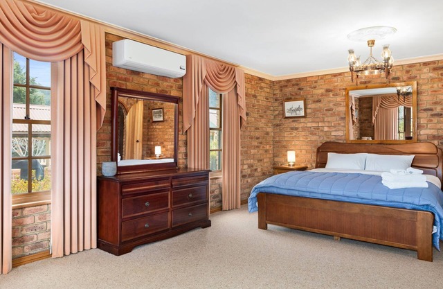 BELLENOR - Spacious Family Home Perfect for Dual Families