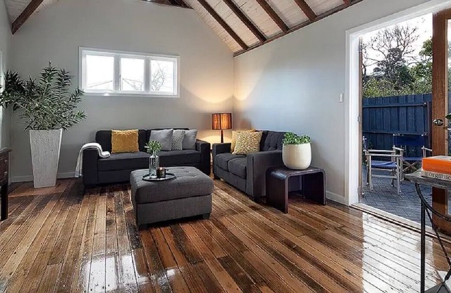 Bellerive Bluff Coach House