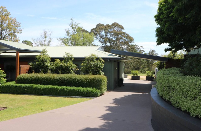Bellevue Haven - 1 bedroom, pet friendly apartment away from it all. 3+ nights