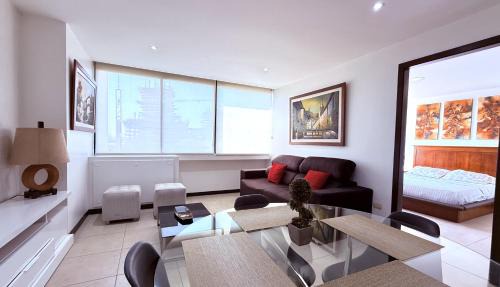 Bellini 3, Puerto Santa Ana, Suite Ejecutiva con vista, lavadora, secadora, wiffi