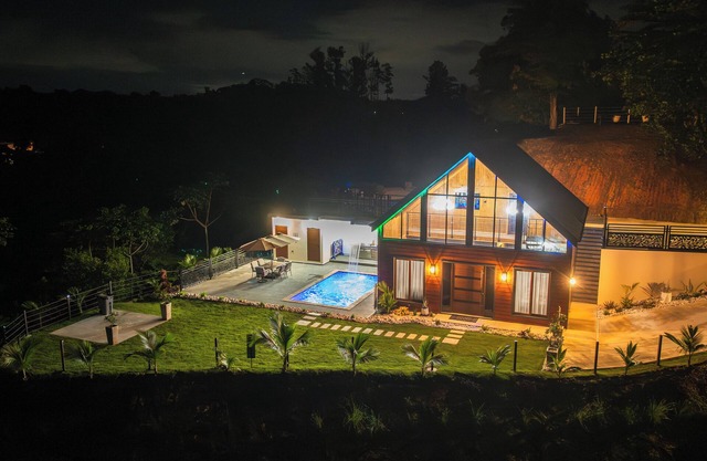 Bello Atardecer Luxury Home with Private Pool