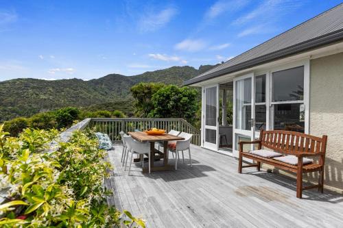 Belmont Beach House - Whangarei Heads Escape