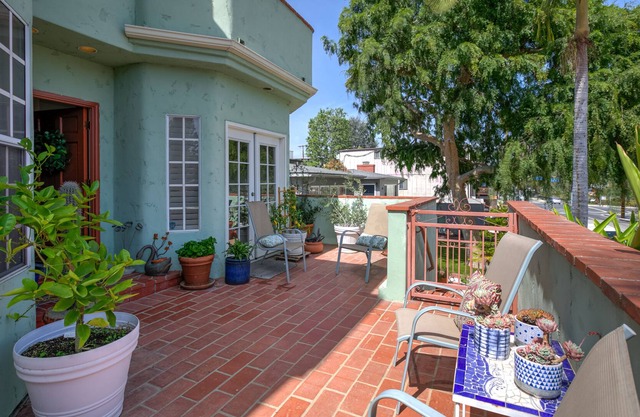 Belmont Heights Townhome with Patio, Grill, WiFi, Central AC - Next to Lagoon
