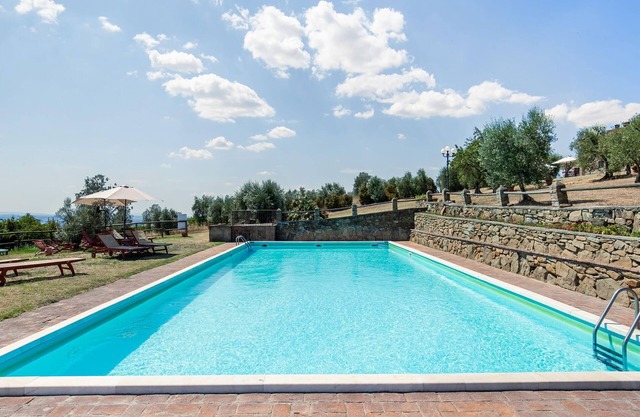 Acogedora Casa de Vacaciones con Piscina