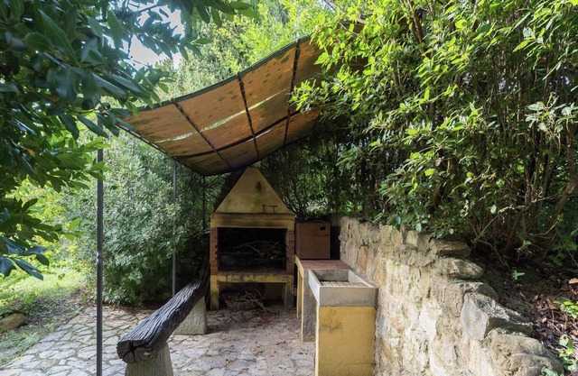 Casa vacacional patrimonial en Rosignano, Marittimo con vistas al jardín