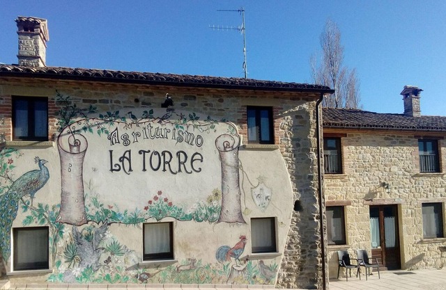 Casa rural de vacaciones en Castello di Bascio con jardín