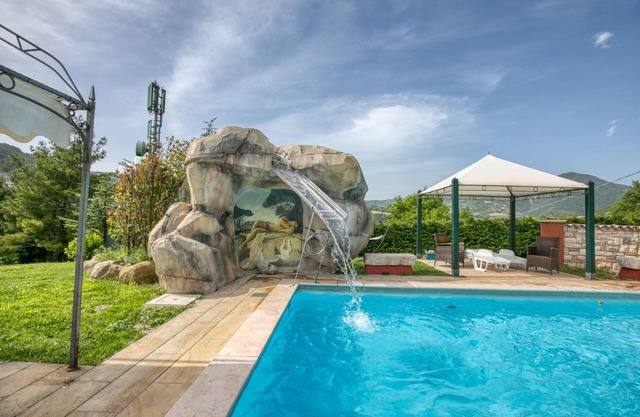 Gran apartamento de vacaciones Belvedere en Cagli con piscina