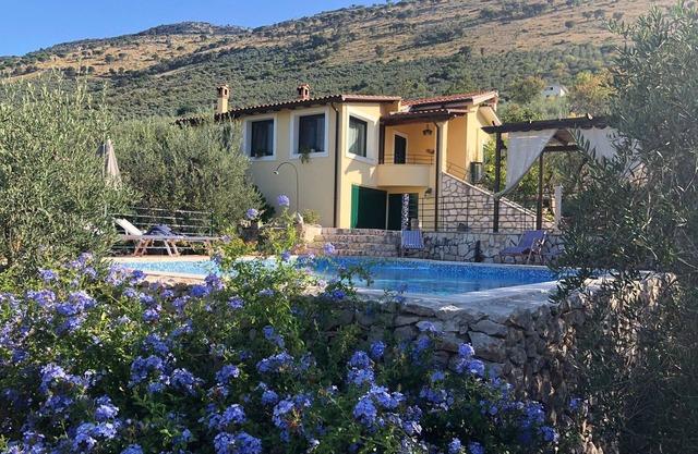 Fantástica villa con piscina privada en Sonnino