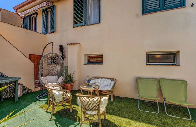 Encantador Apartamento en Carbonia con Jardín