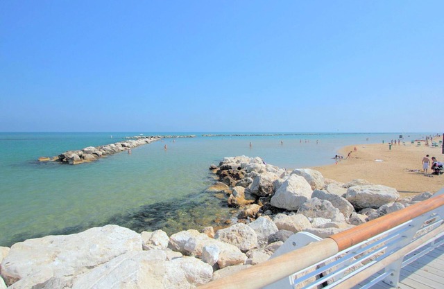 Para unas vacaciones relajantes en el hermoso campo, con piscina