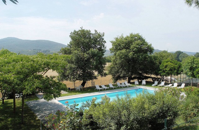 Encantador apartamento en Mantignana con piscina comunitaria