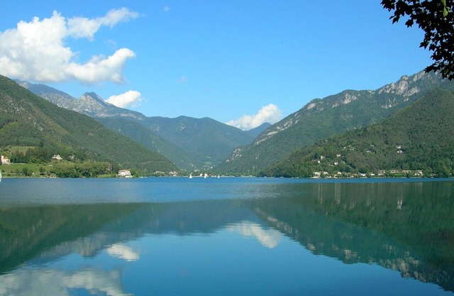 Moderna casa de vacaciones en Pur, Italia con jardín privado