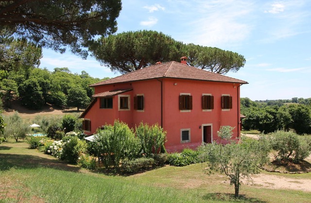 Villa moderna en Manziana con piscina