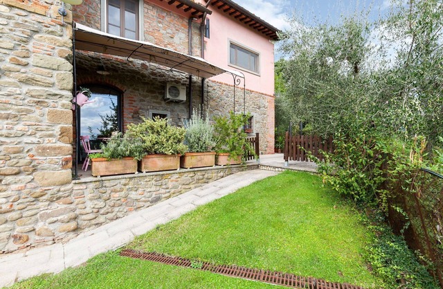 Encantadora casa rural en Pian di Scò con barbacoa
